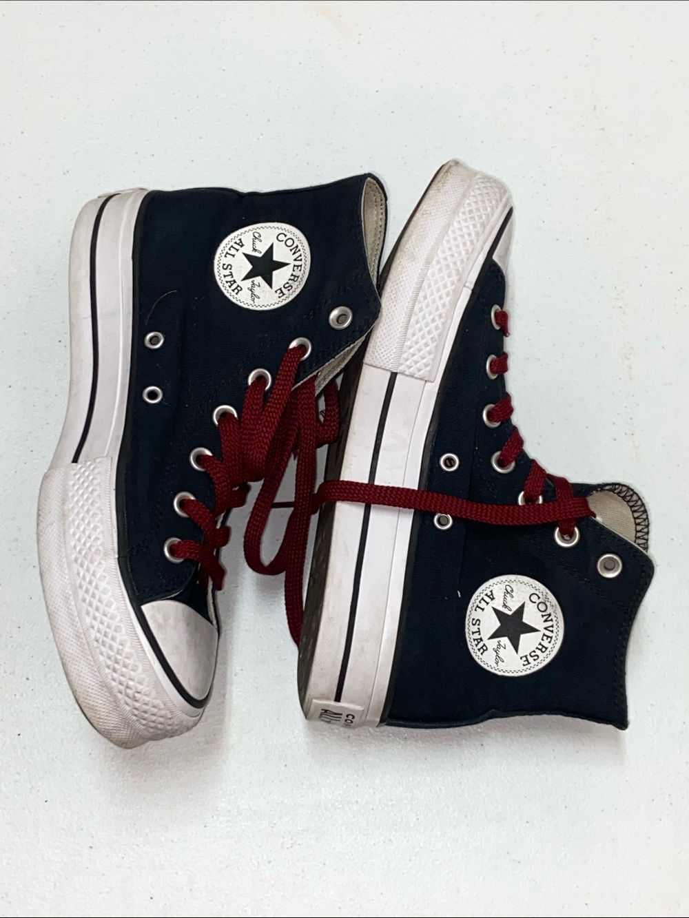 Converse Chuck Taylor All Star Black High-Top Sneakers with Red Laces Size 7.5